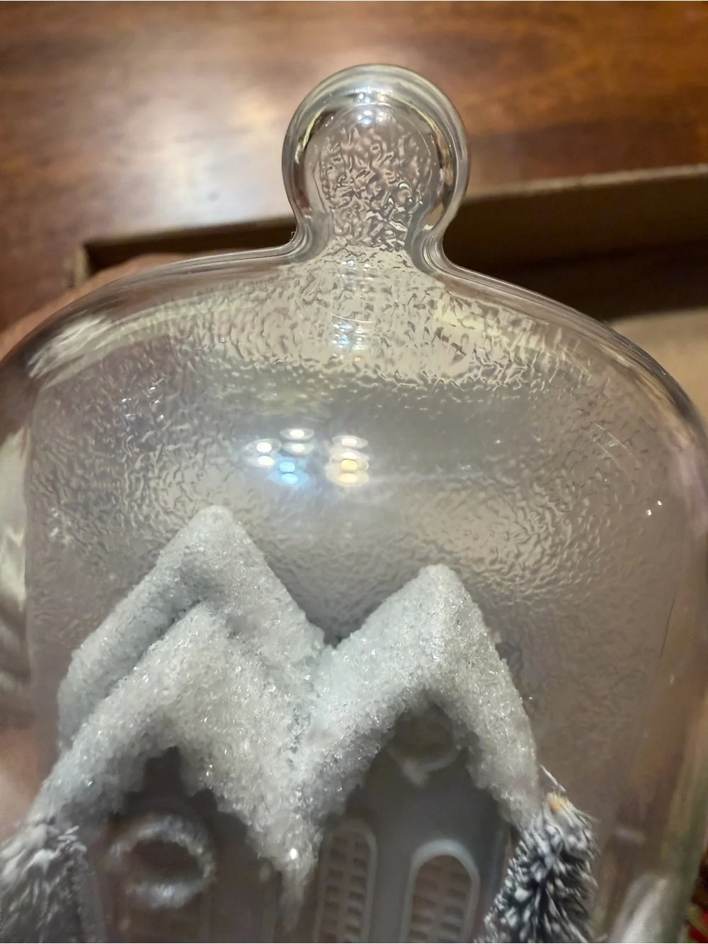 Yankee candle Holiday Pineberry and Glass Snowhouse Scentplug Diffuser